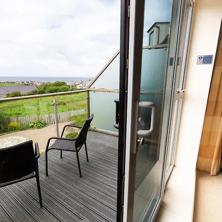 Отель Strandhill And 4*