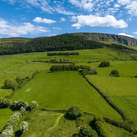Strandhill Boutique And 4*