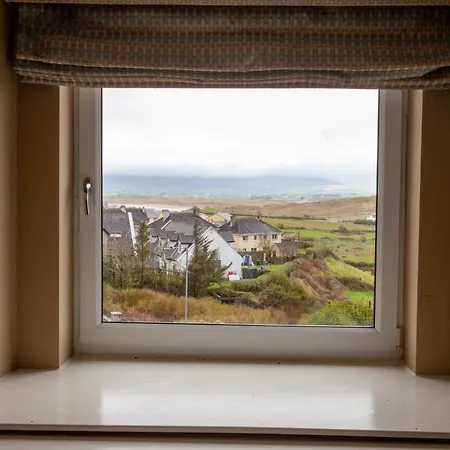 Отель Strandhill And 4*